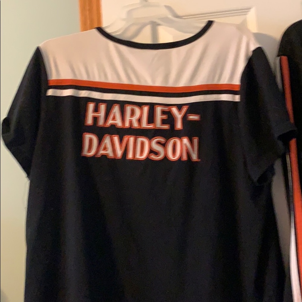 H-D short-sleeve shirt and matching hoodie